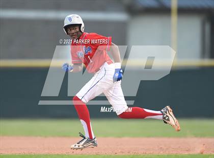 Thumbnail 3 in John Ehret @ Metairie Park Country Day photogallery.