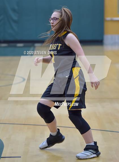 Thumbnail 3 in Gilbert vs Campo Verde photogallery.