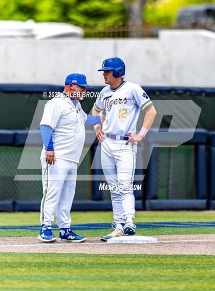 Thumbnail 1 in Salem Hills vs. Orem (UHSAA 5A Bracket Play) photogallery.