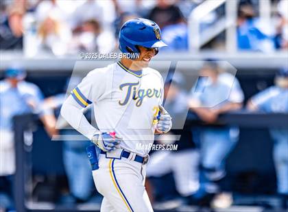 Thumbnail 3 in Salem Hills vs. Orem (UHSAA 5A Bracket Play) photogallery.