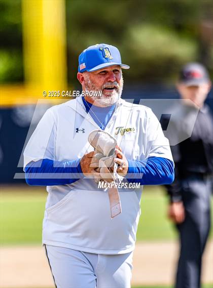 Thumbnail 2 in Salem Hills vs. Orem (UHSAA 5A Bracket Play) photogallery.