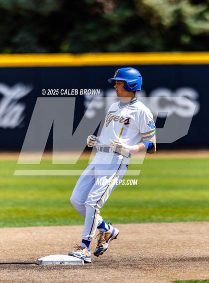 Thumbnail 1 in Salem Hills vs. Orem (UHSAA 5A Bracket Play) photogallery.