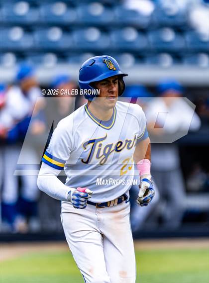 Thumbnail 3 in Salem Hills vs. Orem (UHSAA 5A Bracket Play) photogallery.