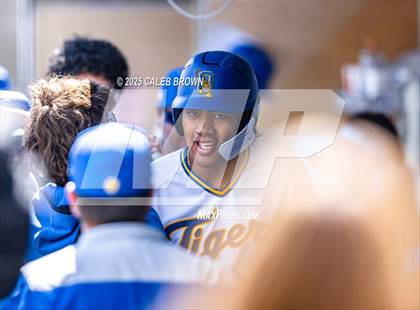 Thumbnail 1 in Salem Hills vs. Orem (UHSAA 5A Bracket Play) photogallery.