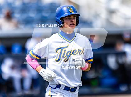 Thumbnail 2 in Salem Hills vs. Orem (UHSAA 5A Bracket Play) photogallery.