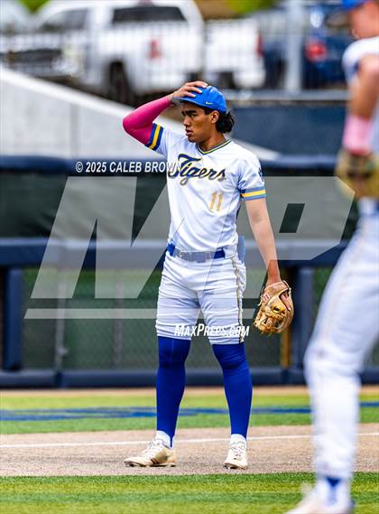 Thumbnail 2 in Salem Hills vs. Orem (UHSAA 5A Bracket Play) photogallery.