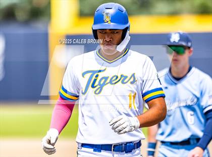 Thumbnail 3 in Salem Hills vs. Orem (UHSAA 5A Bracket Play) photogallery.
