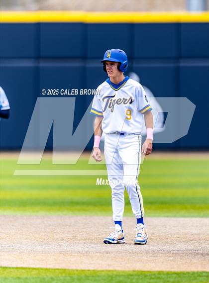 Thumbnail 1 in Salem Hills vs. Orem (UHSAA 5A Bracket Play) photogallery.