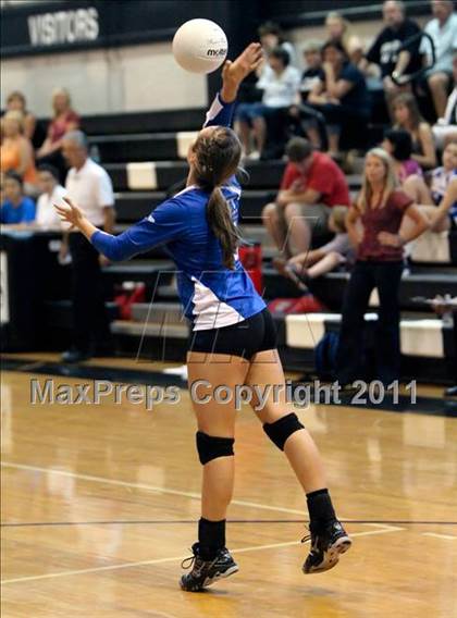Thumbnail 3 in Trinity Christian vs. Bishop Lynch photogallery.
