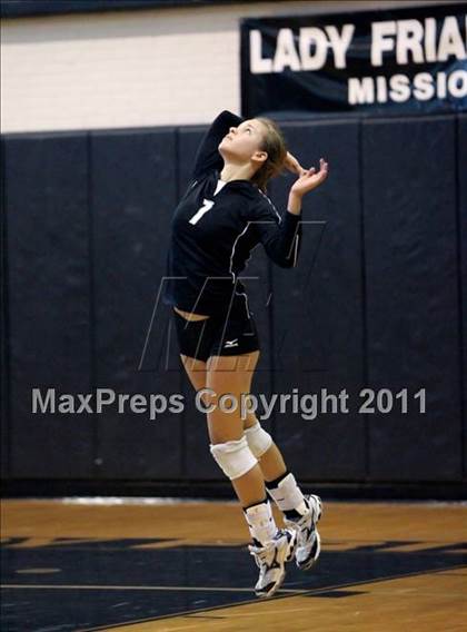 Thumbnail 2 in Trinity Christian vs. Bishop Lynch photogallery.