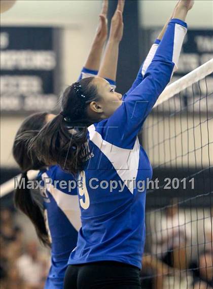 Thumbnail 2 in Trinity Christian vs. Bishop Lynch photogallery.