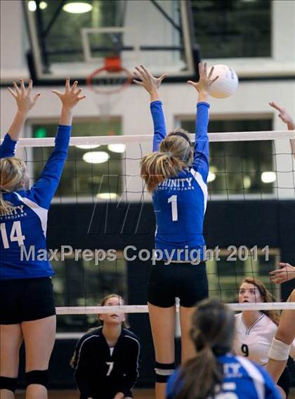 Thumbnail 1 in Trinity Christian vs. Bishop Lynch photogallery.