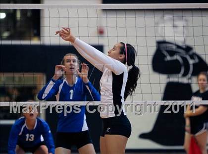 Thumbnail 3 in Trinity Christian vs. Bishop Lynch photogallery.