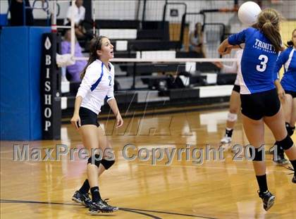Thumbnail 2 in Trinity Christian vs. Bishop Lynch photogallery.