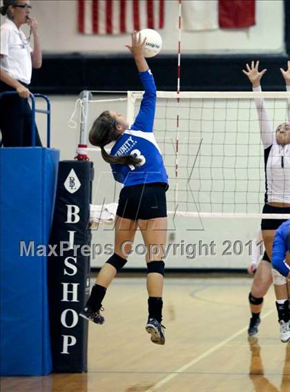 Thumbnail 1 in Trinity Christian vs. Bishop Lynch photogallery.