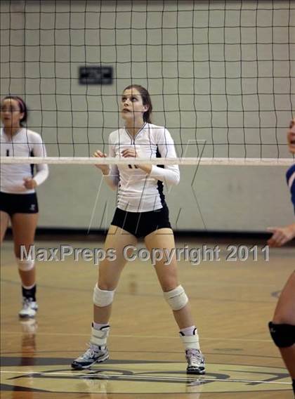 Thumbnail 3 in Trinity Christian vs. Bishop Lynch photogallery.