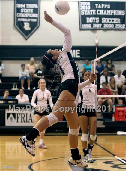 Thumbnail 2 in Trinity Christian vs. Bishop Lynch photogallery.