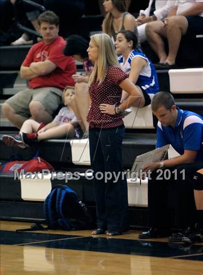 Thumbnail 3 in Trinity Christian vs. Bishop Lynch photogallery.