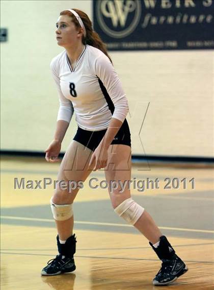 Thumbnail 3 in Trinity Christian vs. Bishop Lynch photogallery.
