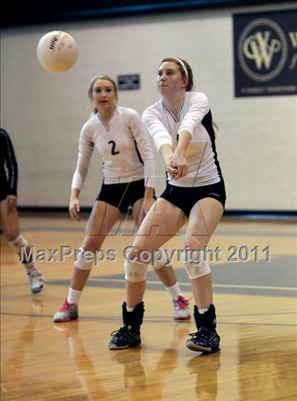 Thumbnail 1 in Trinity Christian vs. Bishop Lynch photogallery.
