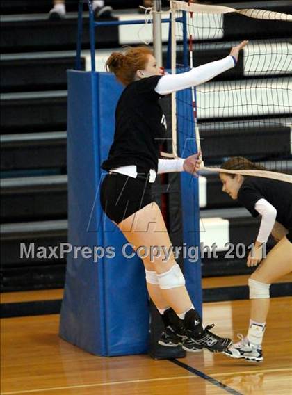 Thumbnail 1 in Trinity Christian vs. Bishop Lynch photogallery.
