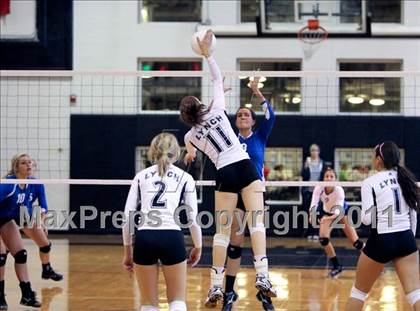 Thumbnail 2 in Trinity Christian vs. Bishop Lynch photogallery.