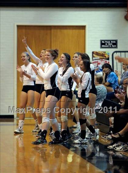 Thumbnail 3 in Trinity Christian vs. Bishop Lynch photogallery.