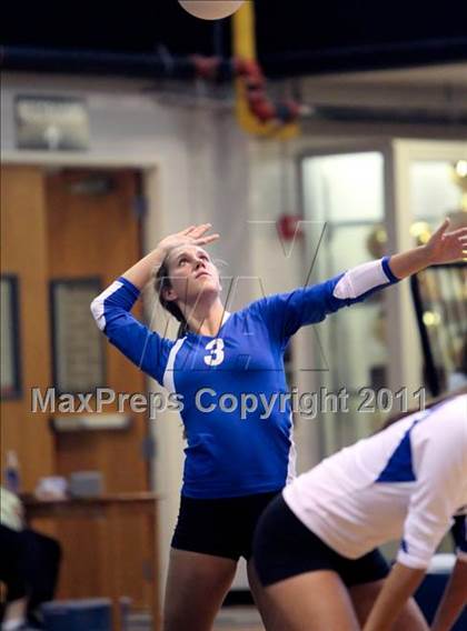 Thumbnail 3 in Trinity Christian vs. Bishop Lynch photogallery.