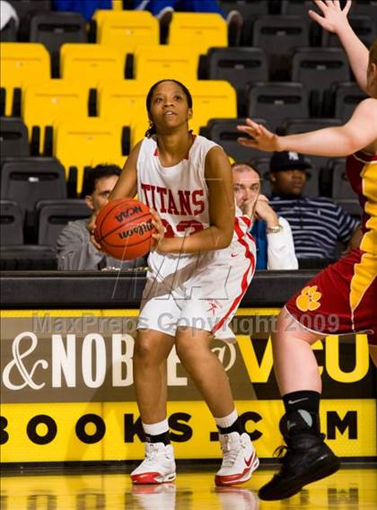 Thumbnail 3 in Lake Taylor vs. Oakton (VHSL AAA Semifinal) photogallery.