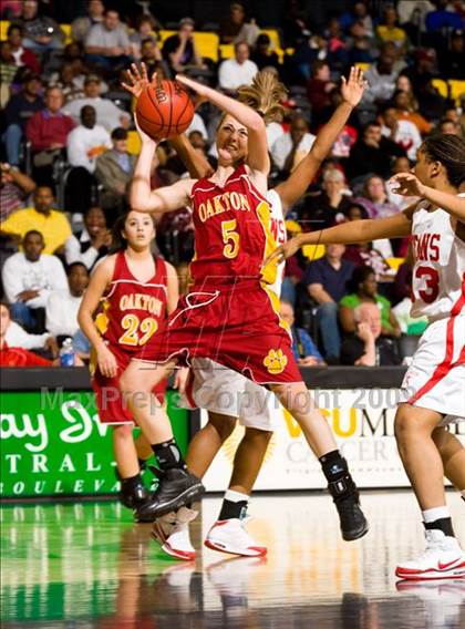 Thumbnail 2 in Lake Taylor vs. Oakton (VHSL AAA Semifinal) photogallery.