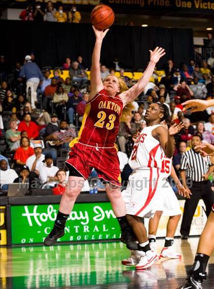 Thumbnail 1 in Lake Taylor vs. Oakton (VHSL AAA Semifinal) photogallery.