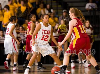 Thumbnail 1 in Lake Taylor vs. Oakton (VHSL AAA Semifinal) photogallery.