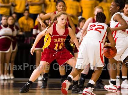 Thumbnail 3 in Lake Taylor vs. Oakton (VHSL AAA Semifinal) photogallery.
