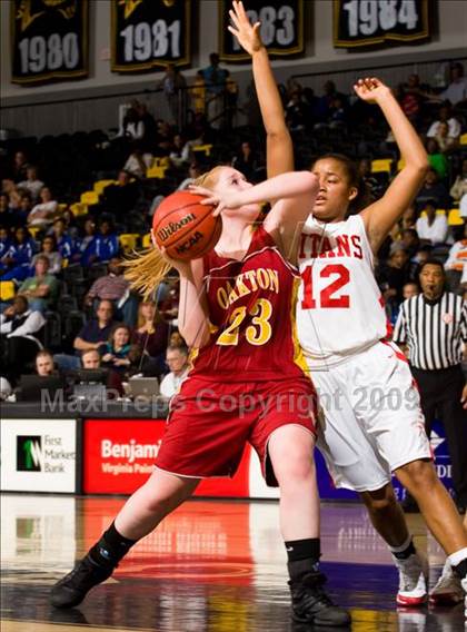 Thumbnail 3 in Lake Taylor vs. Oakton (VHSL AAA Semifinal) photogallery.