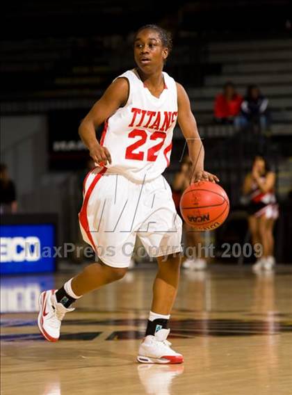 Thumbnail 3 in Lake Taylor vs. Oakton (VHSL AAA Semifinal) photogallery.