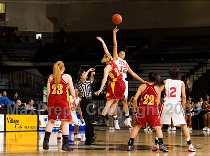 Thumbnail 1 in Lake Taylor vs. Oakton (VHSL AAA Semifinal) photogallery.