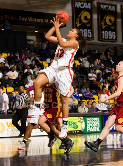 Thumbnail 1 in Lake Taylor vs. Oakton (VHSL AAA Semifinal) photogallery.