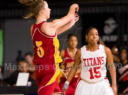 Thumbnail 3 in Lake Taylor vs. Oakton (VHSL AAA Semifinal) photogallery.