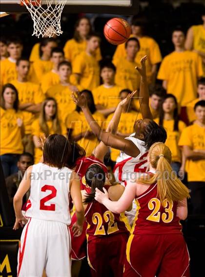 Thumbnail 1 in Lake Taylor vs. Oakton (VHSL AAA Semifinal) photogallery.