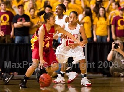 Thumbnail 2 in Lake Taylor vs. Oakton (VHSL AAA Semifinal) photogallery.