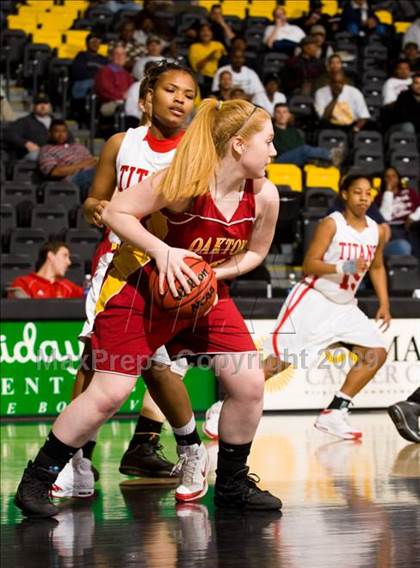 Thumbnail 2 in Lake Taylor vs. Oakton (VHSL AAA Semifinal) photogallery.