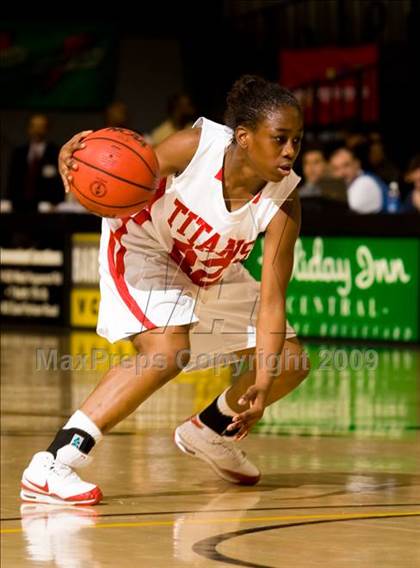 Thumbnail 1 in Lake Taylor vs. Oakton (VHSL AAA Semifinal) photogallery.