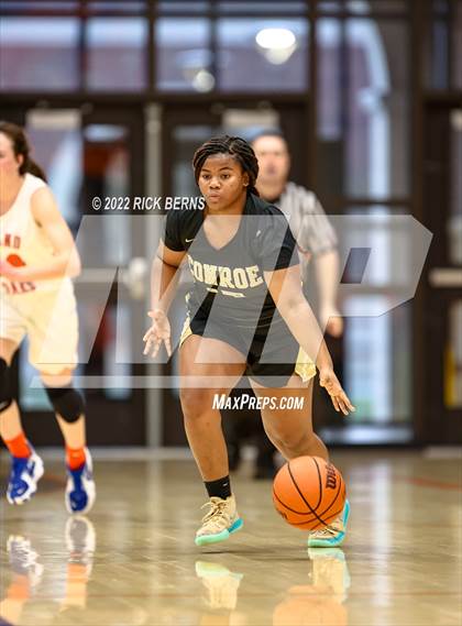 Thumbnail 3 in Grands Oaks vs Conroe photogallery.