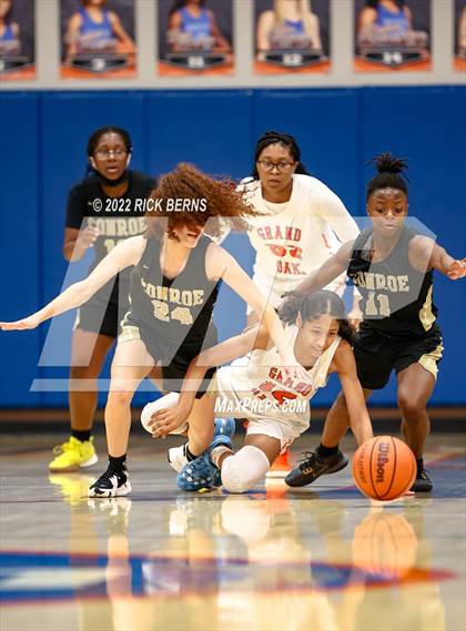 Thumbnail 2 in Grands Oaks vs Conroe photogallery.