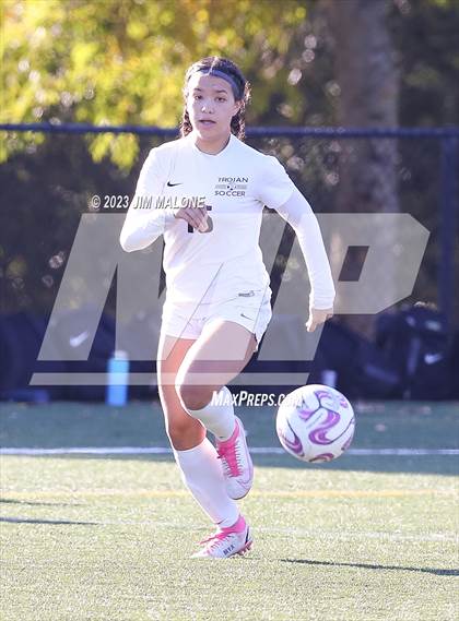 Thumbnail 1 in Lincoln vs. Maria Carrillo photogallery.