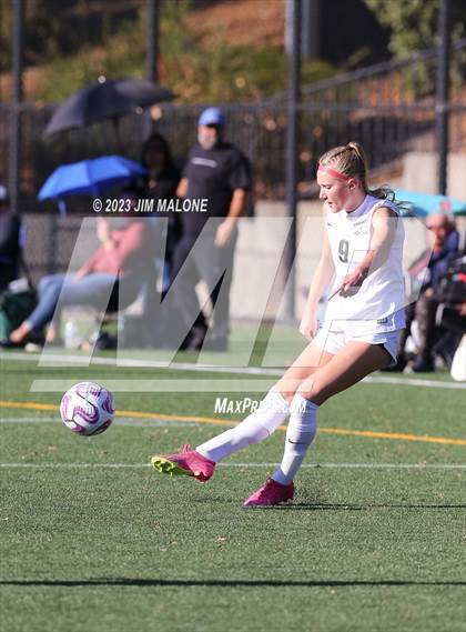 Thumbnail 2 in Lincoln vs. Maria Carrillo photogallery.