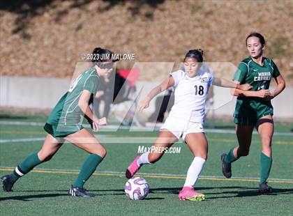 Thumbnail 2 in Lincoln vs. Maria Carrillo photogallery.