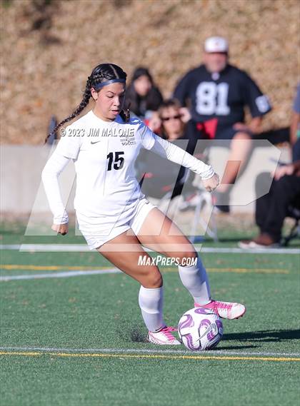 Thumbnail 2 in Lincoln vs. Maria Carrillo photogallery.