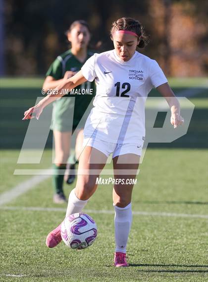 Thumbnail 3 in Lincoln vs. Maria Carrillo photogallery.