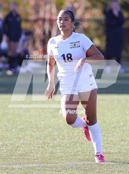 Thumbnail 2 in Lincoln vs. Maria Carrillo photogallery.